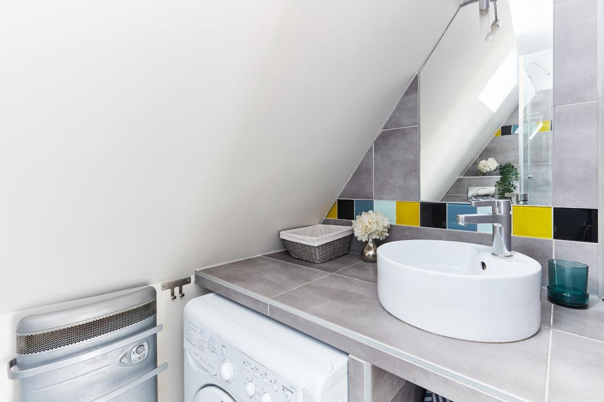 Place Des Vosges - 1Br With Balcony - Cityapartmentstay Paris Exterior photo
