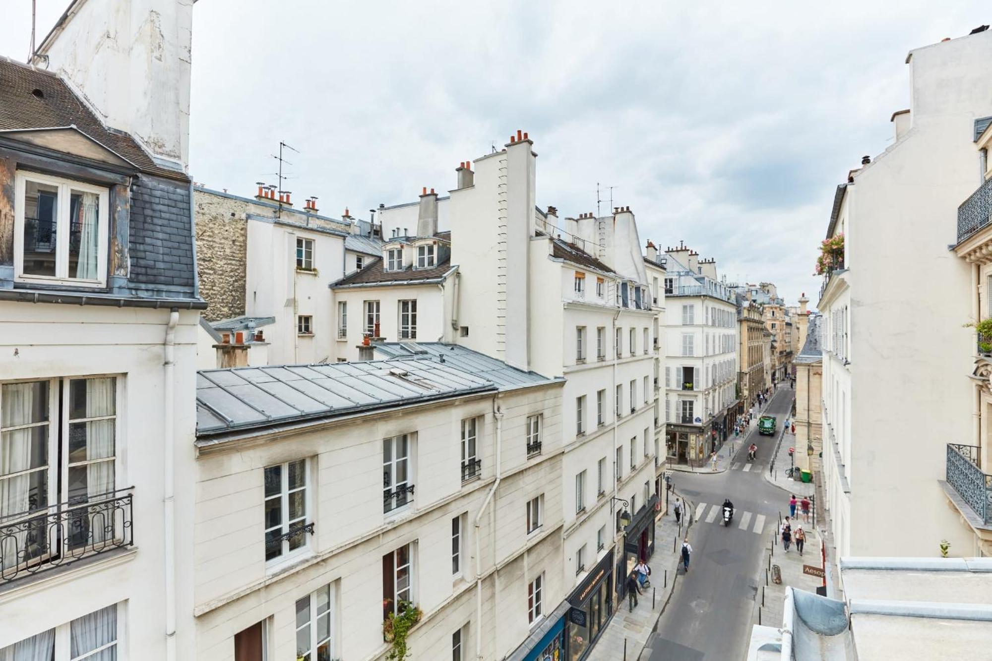 Place Des Vosges - 1Br With Balcony - Cityapartmentstay Paris Exterior photo