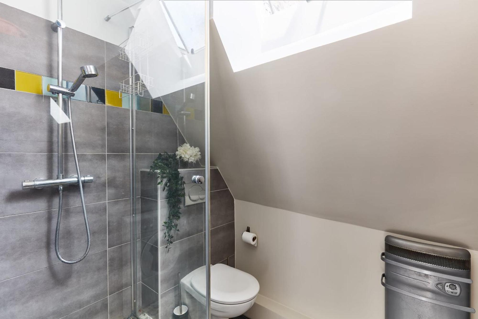 Place Des Vosges - 1Br With Balcony - Cityapartmentstay Paris Exterior photo